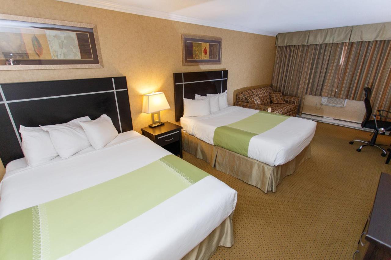 The George Dawson Inn & Conference Centre Досон-Крик Экстерьер фото