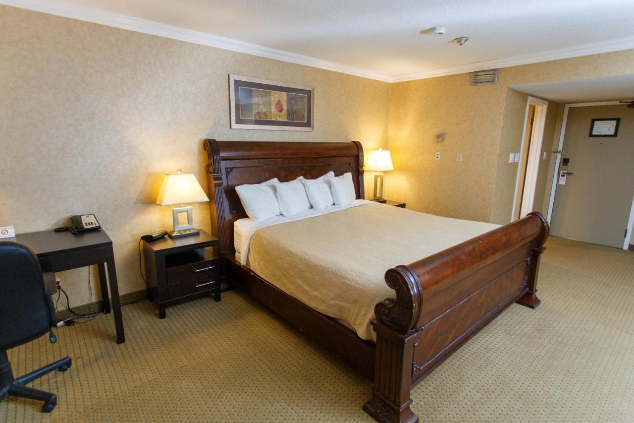 The George Dawson Inn & Conference Centre Досон-Крик Экстерьер фото