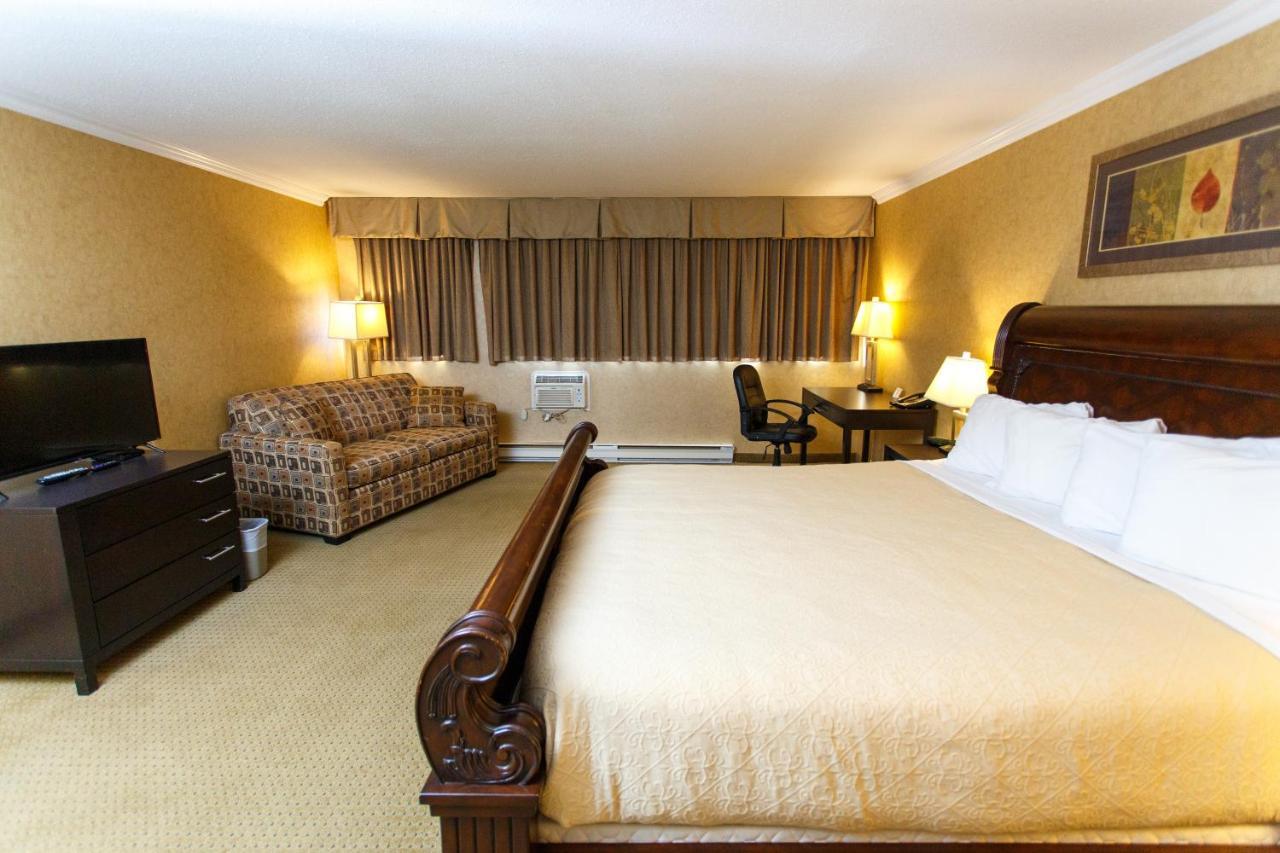 The George Dawson Inn & Conference Centre Досон-Крик Экстерьер фото